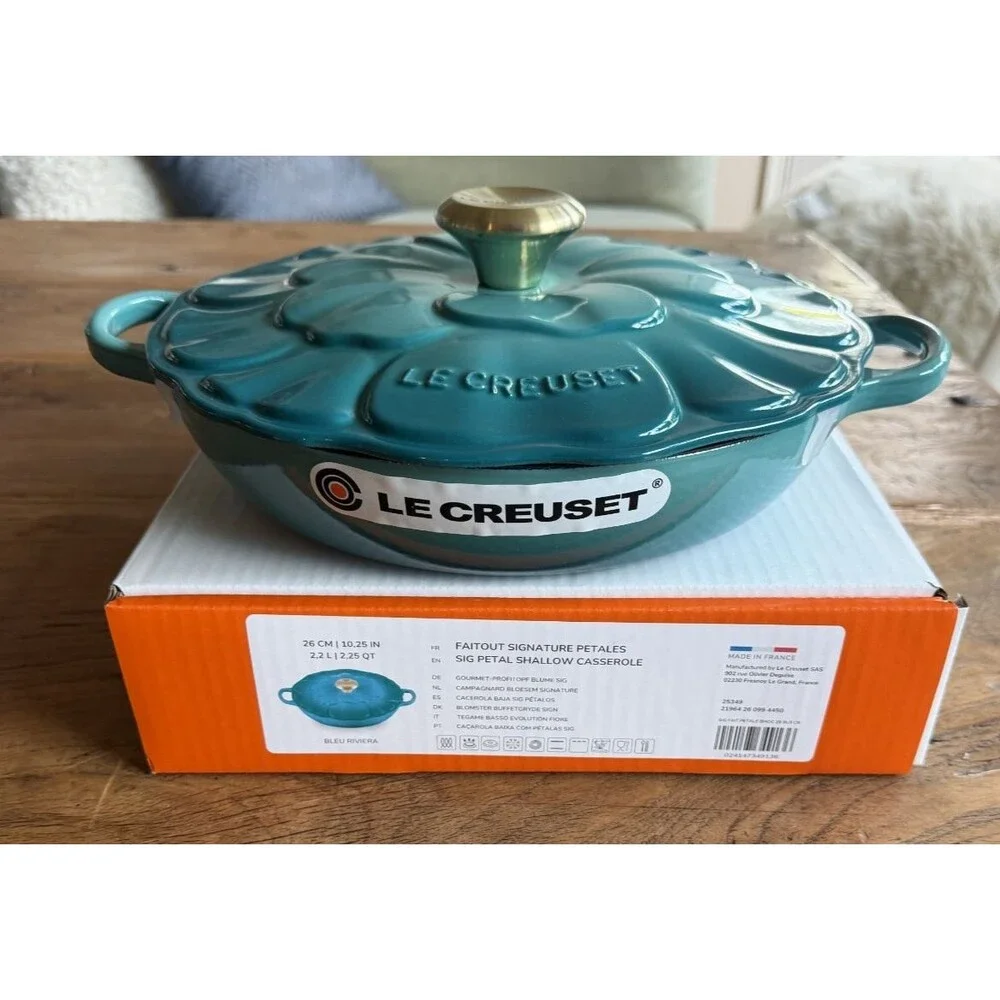 Le Creuset Signature Cast Iron Petal Shallow Casserole 2.25qt Riviera Blue NEW